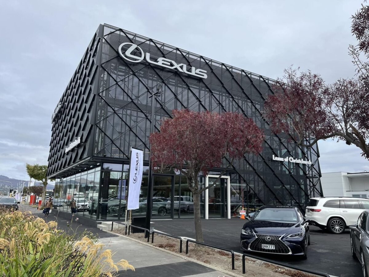 VIP_structural_Steel_Project_lexus_showroom_8