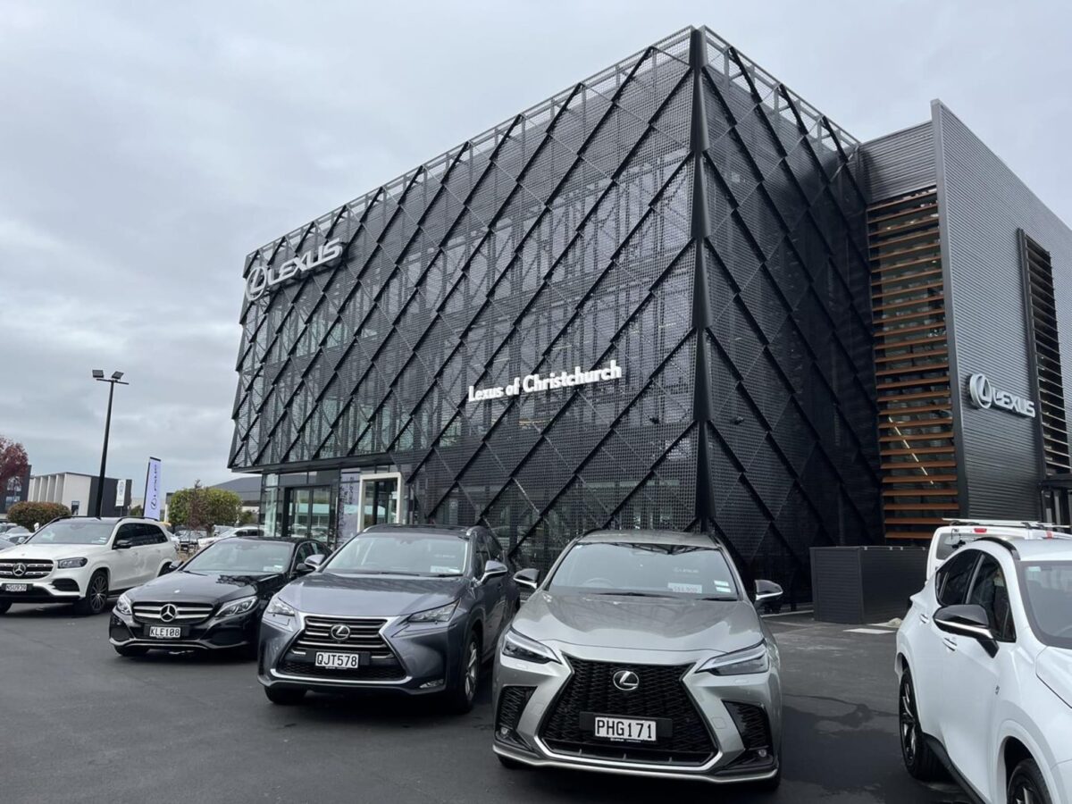 VIP_structural_Steel_Project_lexus_showroom_9